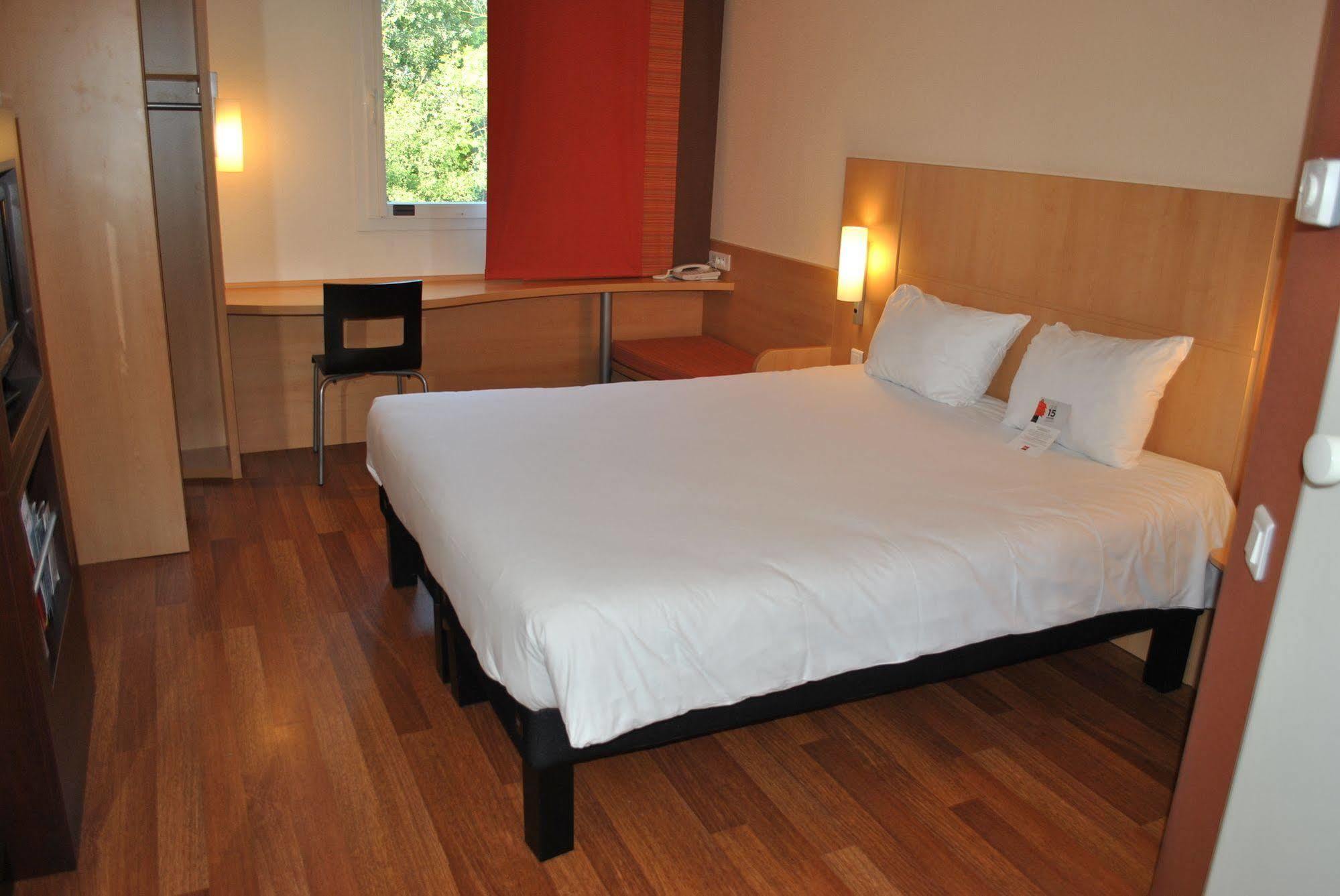 Ibis Loriol Le Pouzin Exterior foto