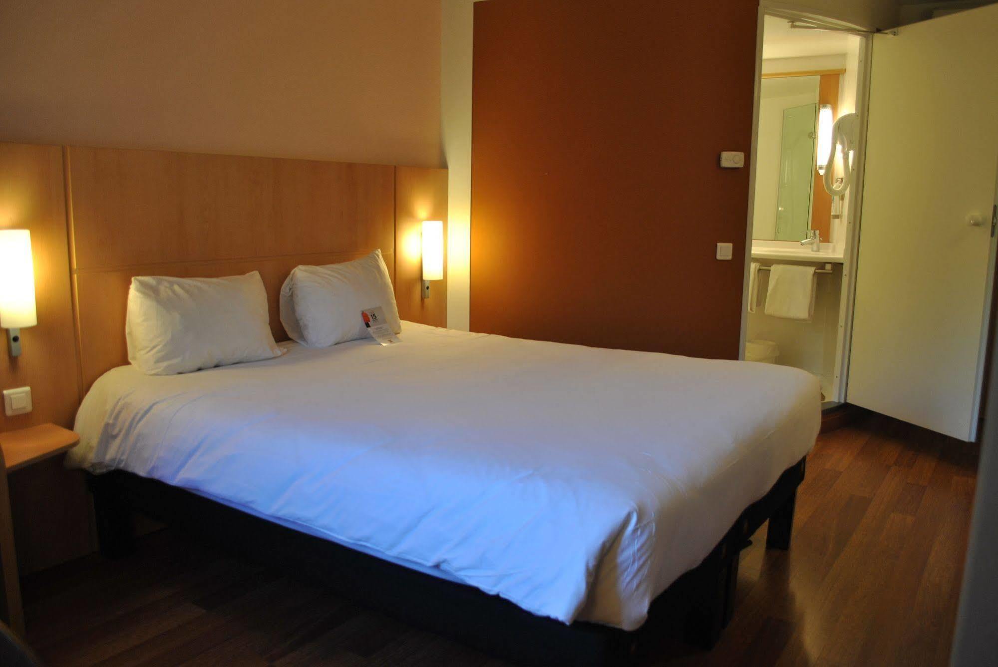 Ibis Loriol Le Pouzin Exterior foto