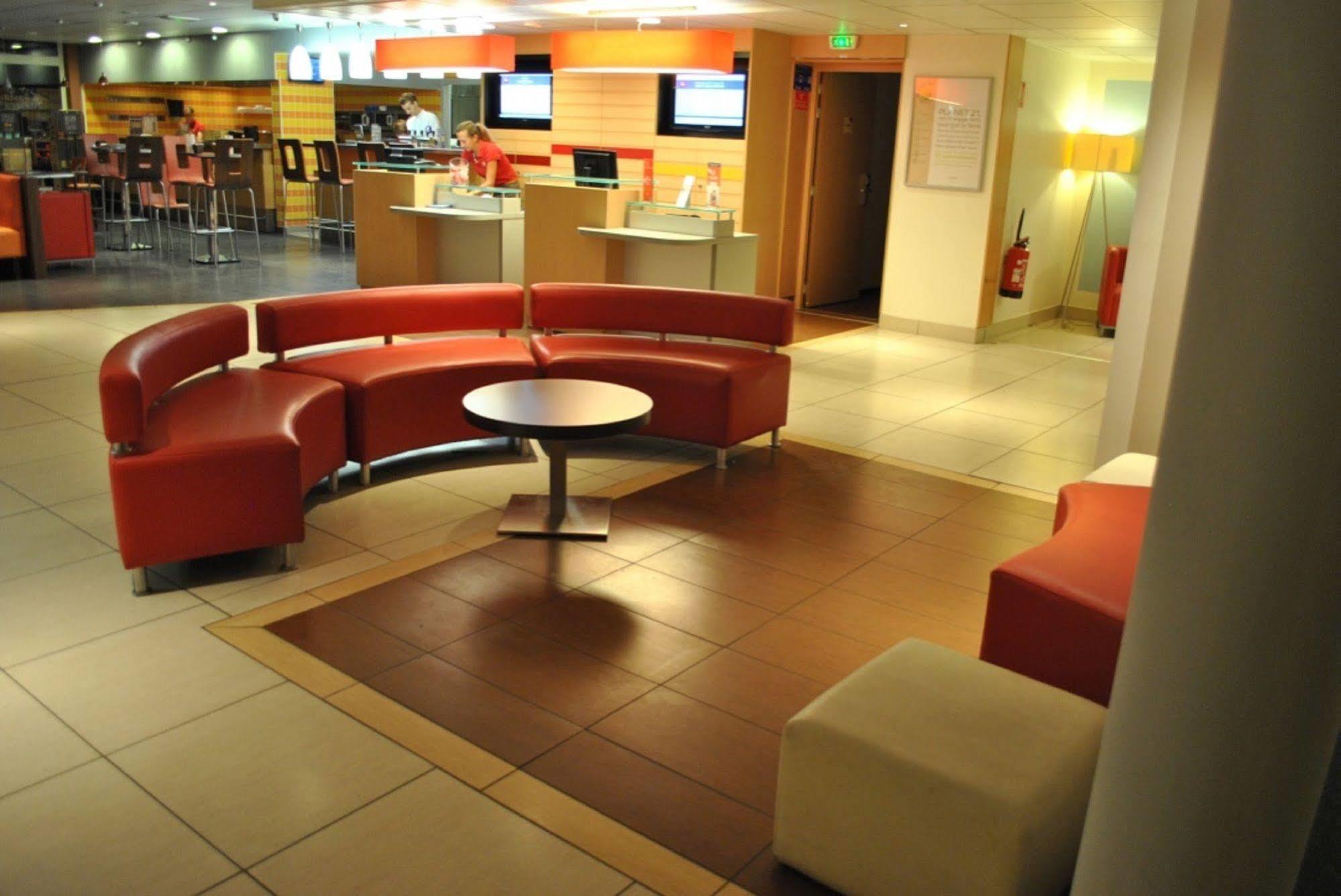 Ibis Loriol Le Pouzin Exterior foto
